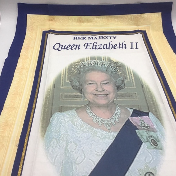 Souvenir Tea Towel Her Majesty Queen Elizabeth || Celebrating Her 80th Birthday - Picture 1 of 7